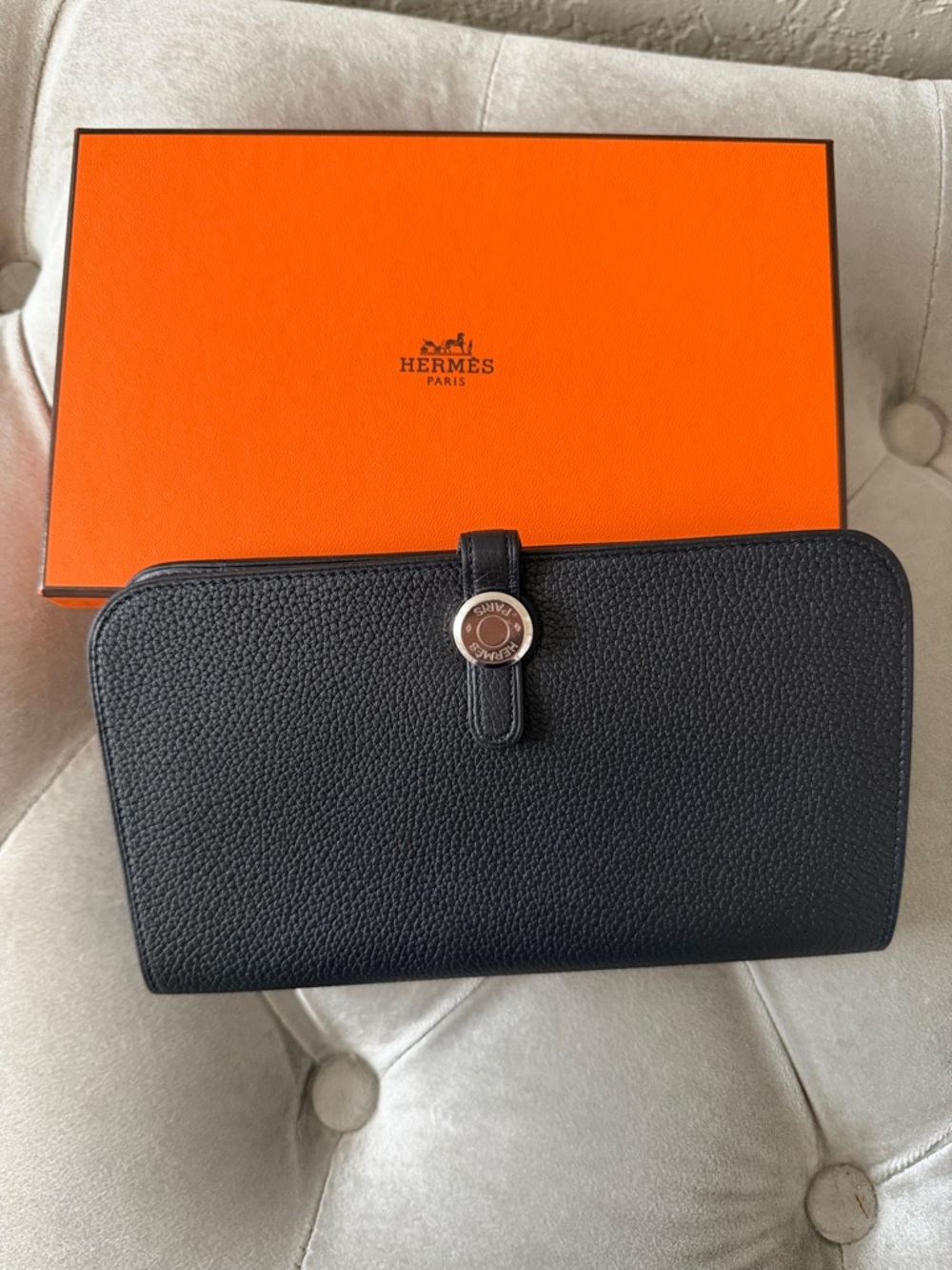 NIB-Hermes Black Leather Zip Wallet Clutch